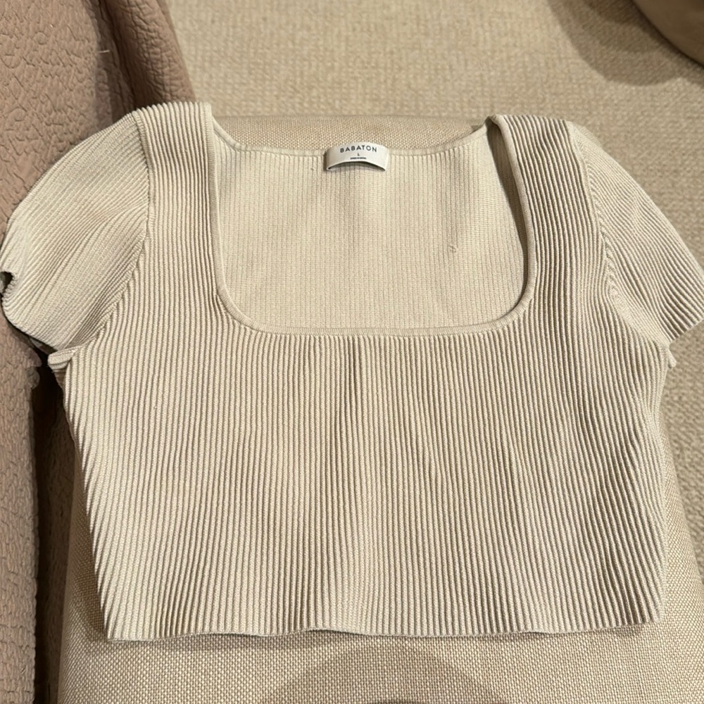 Aritzia contour crop top